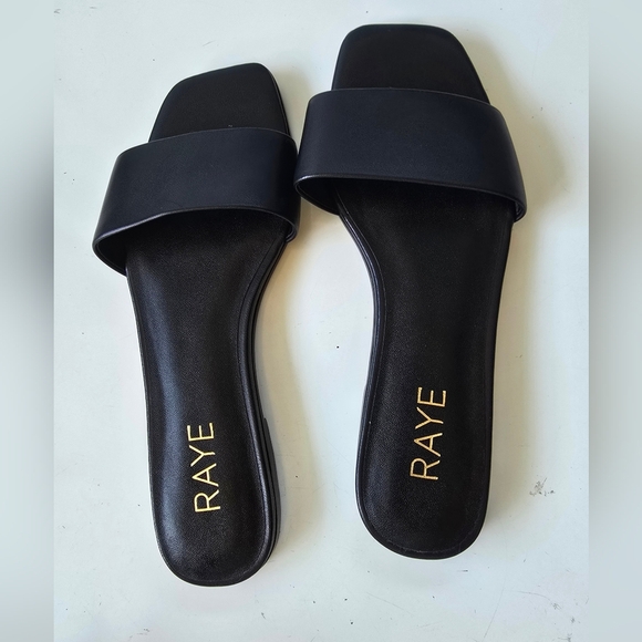 RAYE Shoes - Raye Hillie Leather Flat Sandals Size 6 Black